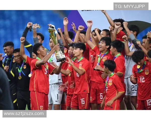 中国男足主场冷门胜亚洲冠军新晋中卫绝杀助球队逆袭